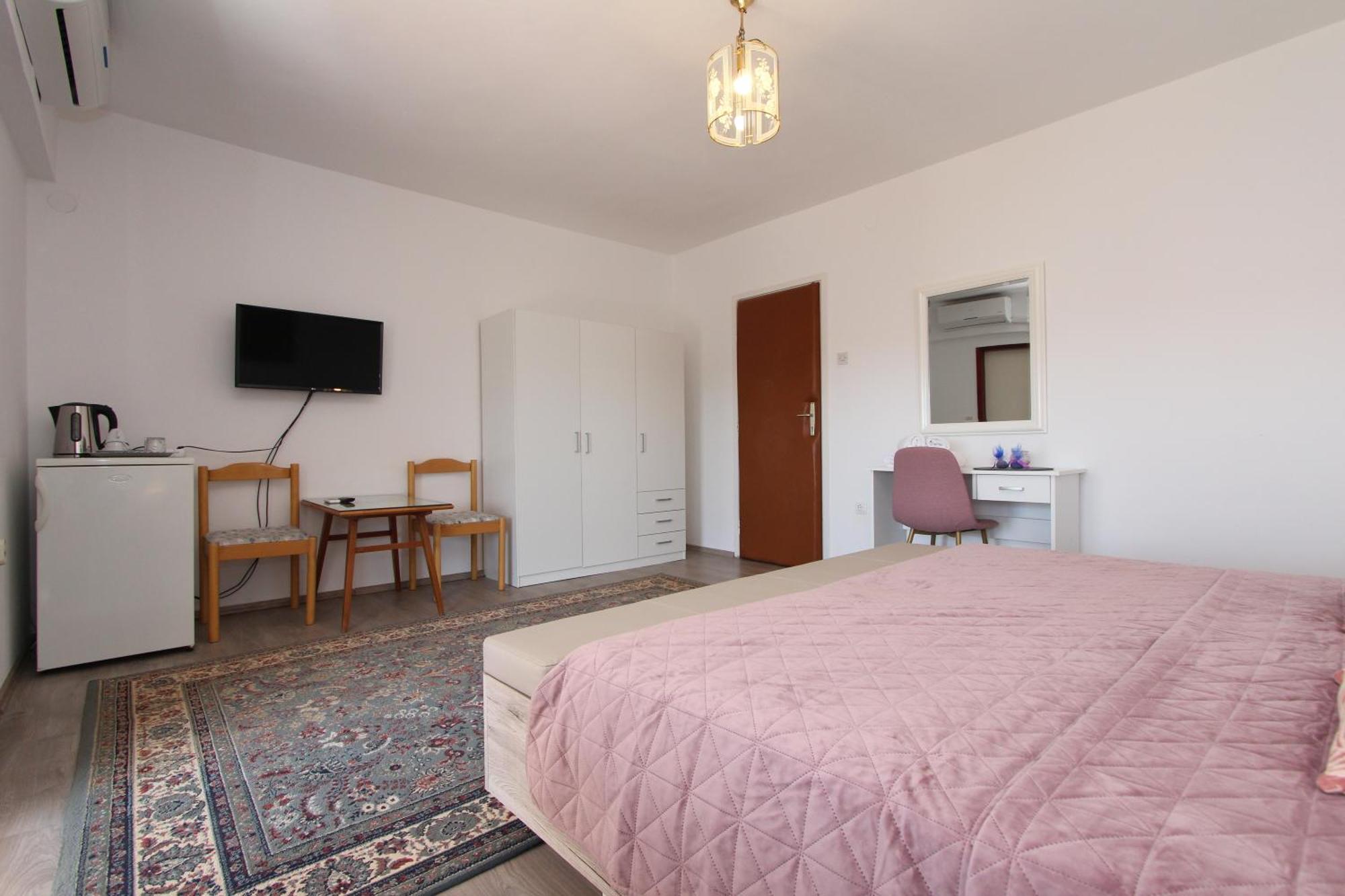 Rooms And Apartments Dino Rovinj Exterior photo